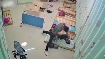 （专注分享趣事）监控记录广东真实强奸 屌丝男到幼儿园找当幼师的女朋友求复