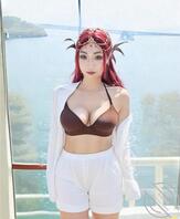 喜欢当模特的闺蜜不知道又便宜哪个摄影师了2