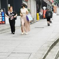 迎面走来大奶娘们2