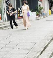 迎面走来大奶娘们