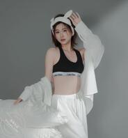 女大艺术照 有射屏脱衣的私我 反馈钻石1