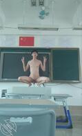 反差男高学校全裸自毁露出，想调教这条公狗的评论羞辱