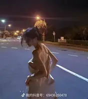 山东妹子被偷拍曝光泄密平时应该有直播，真是反差婊的日常1