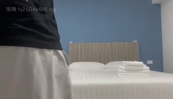 海角原创（35）插播一条，找到原来的小母狗和她男友的做爱视频，非常真实