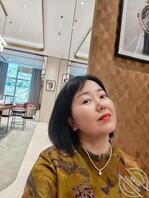 小姨撅着屁股换姨妈巾1