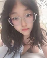 反差露脸的眼镜妹子0