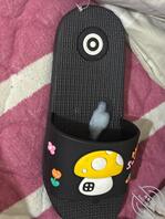 妈妈的拖鞋香啊，鸡吧忍不住了啊好，这精液就想从嘴里流出来一样