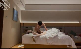 爽到飞起！和骚货长腿女友的性爱过程（图片版）第一部！1