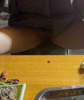 破鞋母狗晚上烧烤摊露出0