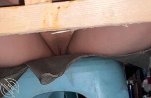 破鞋母狗晚上烧烤摊露出2