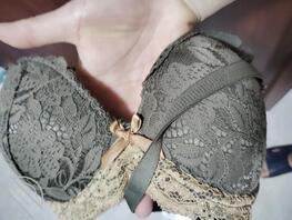 趁帮女邻居修灯把她内衣偷回2