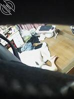 还是决定偷拍小姨子，猜猜小姨子在干嘛2