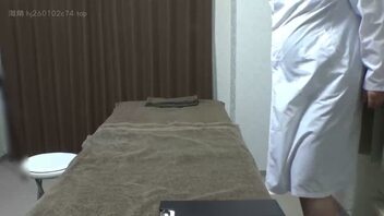 （搬运）人妻去做私处按摩被按摩师顺势抽插