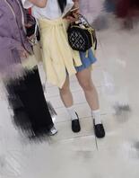 校园跟拍肉丝白袜女大学生