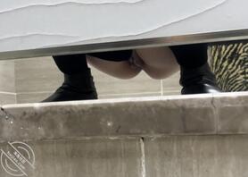 厕拍更新继续！大高跟终于被我抓到了！0