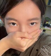 大一学生妹自拍