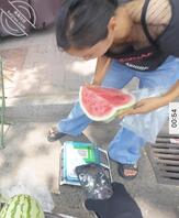 天热了我要吃瓜瓜2