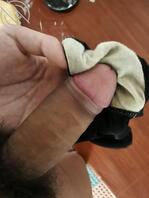 用妈妈的骚内裤打飞机