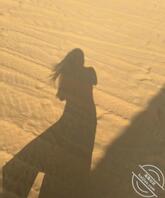 跟妈妈去新疆旅游,看到妈妈穿得太性感了,精虫上脑就把他给强奸了。2