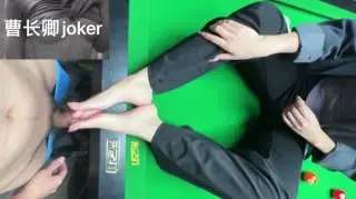 大神曹长卿，玉足小少妇美脚足交挑逗按在台球桌上后入