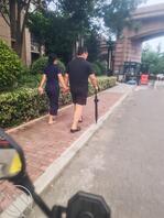 尾随偷拍包臀裙少妇2