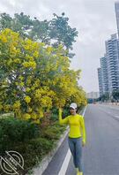 妈妈受不了自己跑进厕所自慰发泄