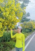 妈妈受不了自己跑进厕所自慰发泄1