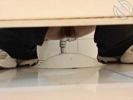 厕拍小胖妞 阴唇微张1