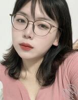 漏脸了，哥哥们觉得我好看吗，想不想约我