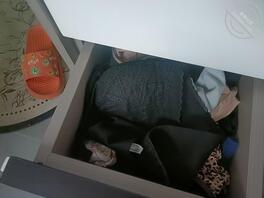 偷拍妹妹内衣，不敢射上面怕被发现2