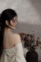 初次在海角分享自己,评价越多我越刺激,要不要看我洗澡的时候自慰给你看2