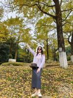 湖州人妻少妇，又想叫我干她骚笔。干多了没兴趣了，喊她妈一起玩，海友，一起1