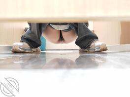 原创厕拍 牛仔裤小姐姐2