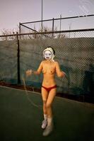 露出17，向快递小哥问个路，发个福利