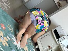 兄弟们我回来了，我妈妈短丝袜不错吧，我是二个号，我不盗图，喜欢评论一波0