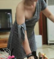 大姨子终于被我操到了  我淫荡老婆还不知道 接下来就是我离异的丈母娘咯2