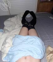 你 过来把我的丝袜脱掉。玩弄我的小骚穴。快一点1