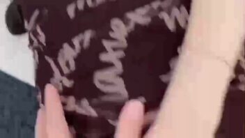 强奸拿下饥渴骚逼小姨子，醒来妥协给我足交给我口