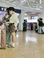 街拍女大学生白袜0