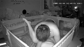 兄弟们我又来了，大奶骚妻，原创自家真实摄像头拍摄