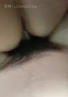 我老婆菊花真紧，也真骚，有没有想肏的，想看她三个洞被一起肏