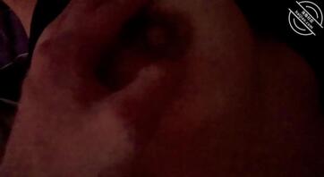 【原创】半夜潜入姐姐的被窝，无套狠狠抽插2