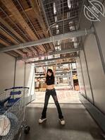 【原创内容145】与妹妹闲逛家具城，买居家用品2