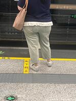 地铁偶遇大肥屁股