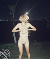 喜欢露出的骚母狗0