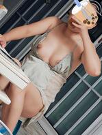 骚妻故意露给朋友看，你们有过类似的经历么？2