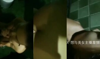 饥渴人妻约到宾馆被后入操爆骚穴