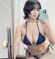 好的先天条件，穿个三角杯拍两张，才不算辜负自己1