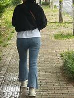 地方紧身牛仔裤少妇也不错哦2