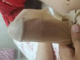 拿丈母娘丝袜胸罩打飞机